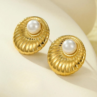 Pearl Gold Stud