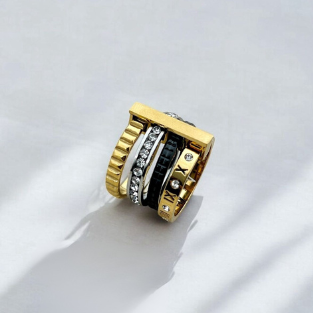 Quadralogy Ring